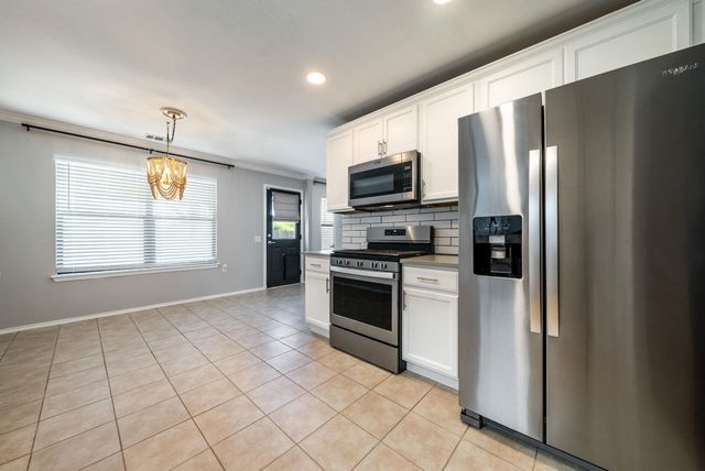 7124 Outfitter DR, Austin, TX 78744