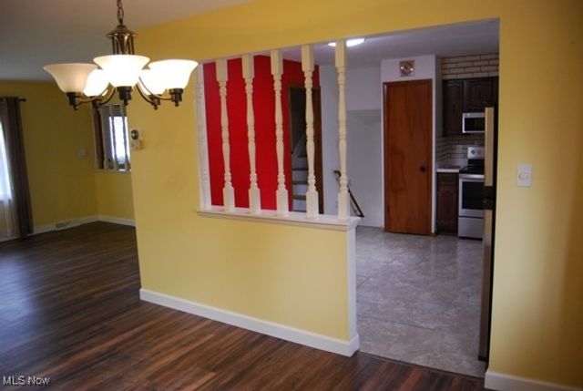 13585 Pineview Court, Middleburg Heights, OH 44130