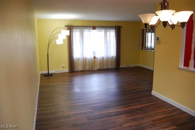 13585 Pineview Court, Middleburg Heights, OH 44130