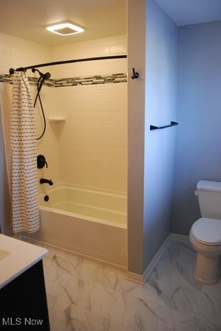 13585 Pineview Court, Middleburg Heights, OH 44130