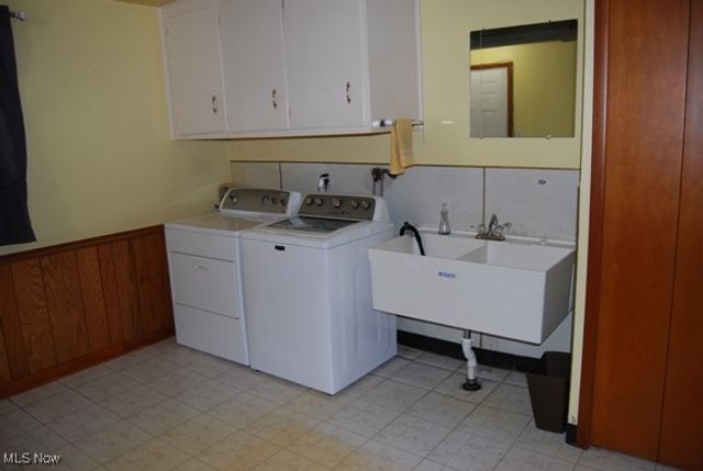 13585 Pineview Court, Middleburg Heights, OH 44130