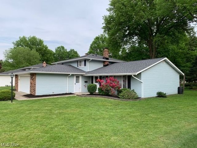 13585 Pineview Court, Middleburg Heights, OH 44130