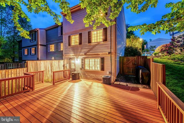 1654 BARNSTEAD DR, Reston, VA 20194