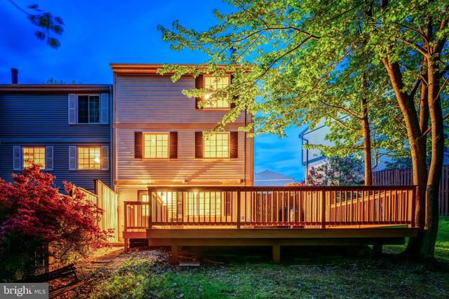 1654 BARNSTEAD DR, Reston, VA 20194
