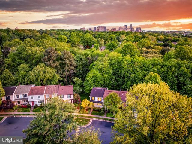 1654 BARNSTEAD DR, Reston, VA 20194