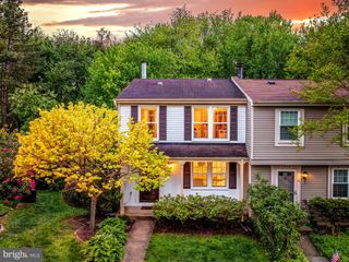 1654 BARNSTEAD DR, Reston, VA 20194