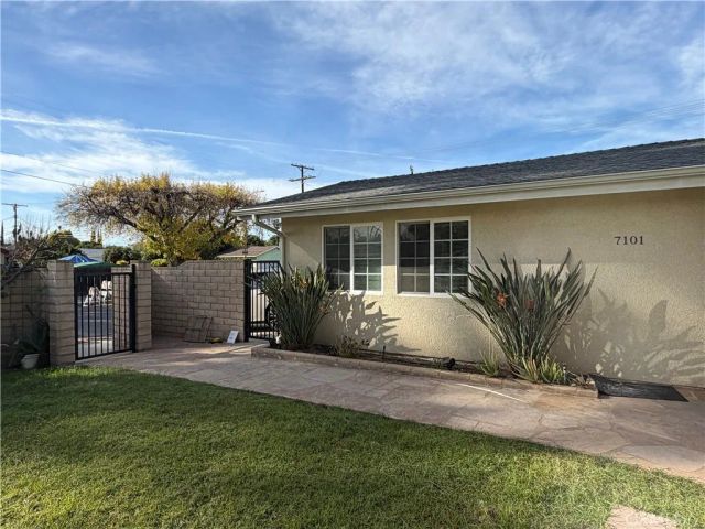 7101 Fallbrook Avenue, West Hills, CA 91307