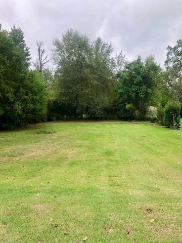 0 Hall Ave., Hattiesburg, MS 39401