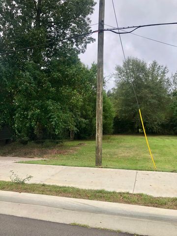 0 Hall Ave., Hattiesburg, MS 39401