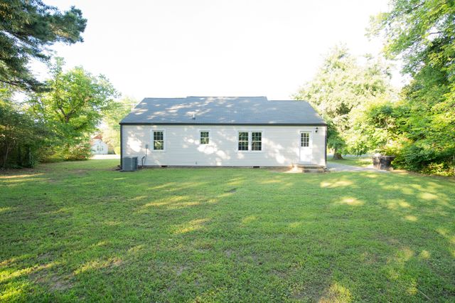 815 Cedar Ln, Tullahoma, TN 37388