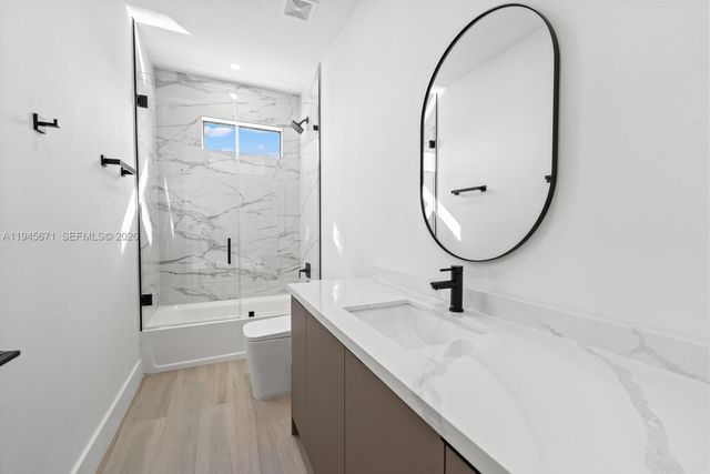 740 NW 24th Ct, Miami, FL 33125