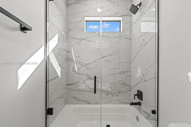 740 NW 24th Ct, Miami, FL 33125