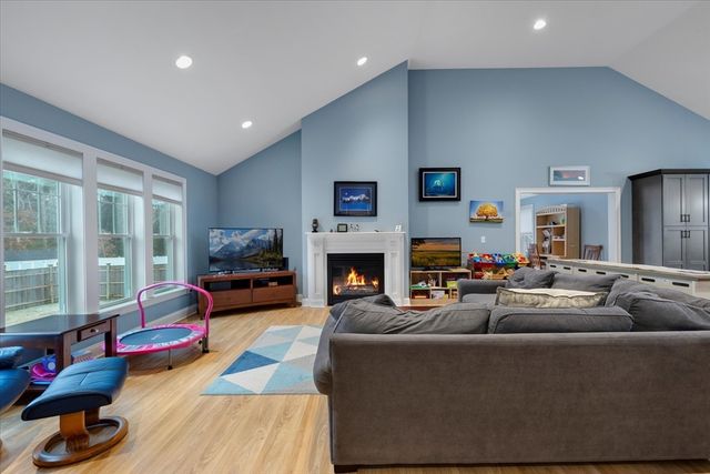 7 Maxwell Lane, Sandwich, MA 02563