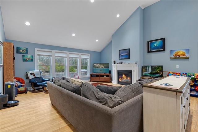 7 Maxwell Lane, Sandwich, MA 02563