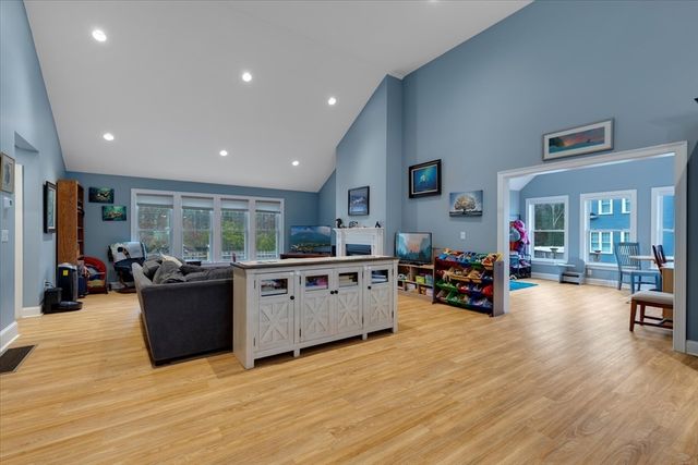 7 Maxwell Lane, Sandwich, MA 02563