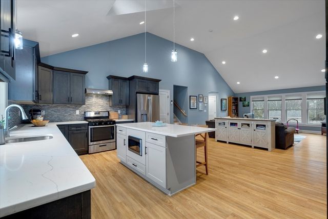 7 Maxwell Lane, Sandwich, MA 02563