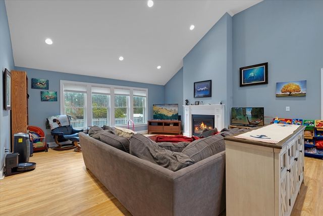 7 Maxwell Lane, Sandwich, MA 02563