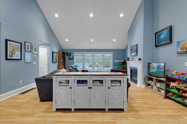 7 Maxwell Lane, Sandwich, MA 02563