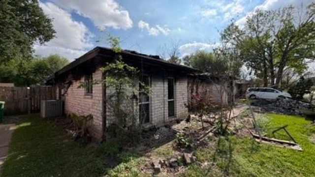 11323 Glenwolde Drive, Houston, TX 77099