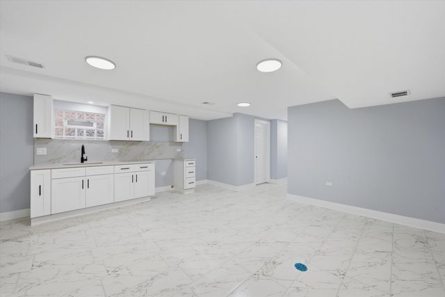 2811 W 82nd Street, Chicago, IL 60652