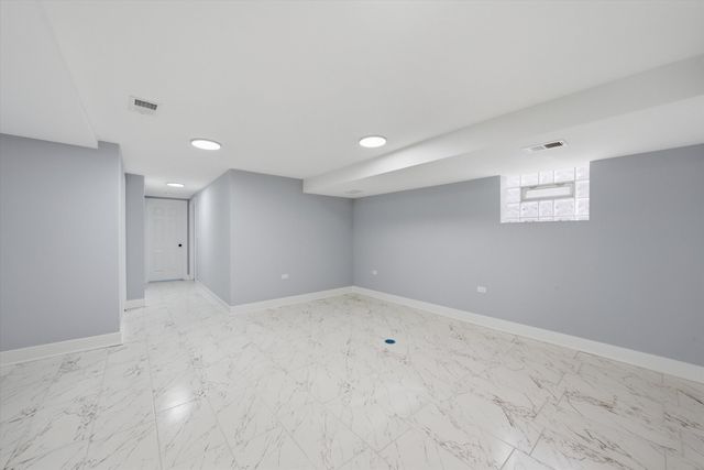 2811 W 82nd Street, Chicago, IL 60652