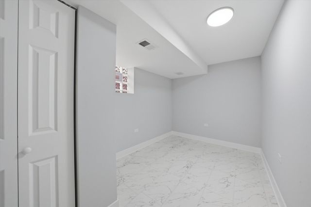 2811 W 82nd Street, Chicago, IL 60652