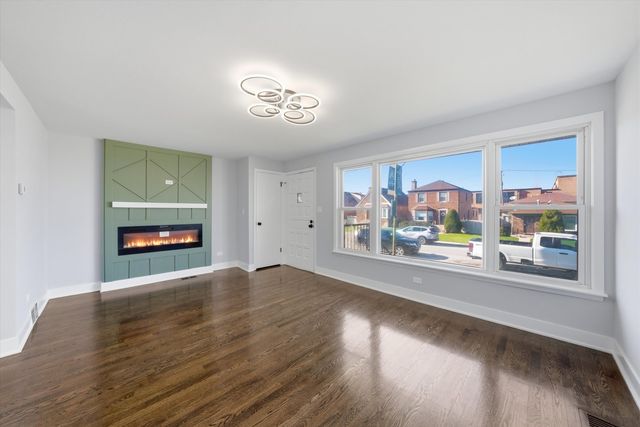 2811 W 82nd Street, Chicago, IL 60652