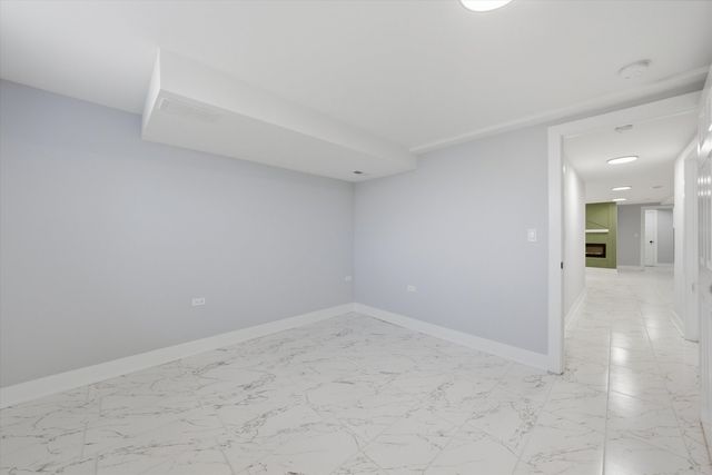 2811 W 82nd Street, Chicago, IL 60652