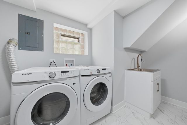 2811 W 82nd Street, Chicago, IL 60652