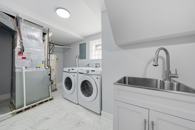 2811 W 82nd Street, Chicago, IL 60652