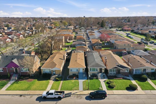 2811 W 82nd Street, Chicago, IL 60652