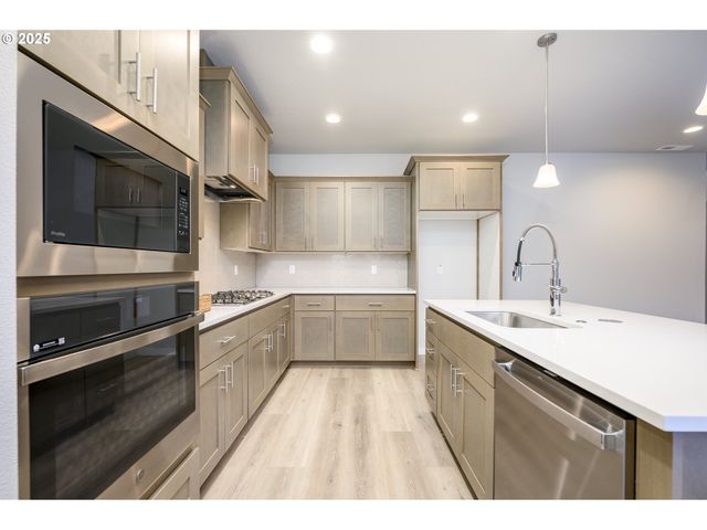 24066 Sw Maple Ter Sw, Sherwood, OR 97140