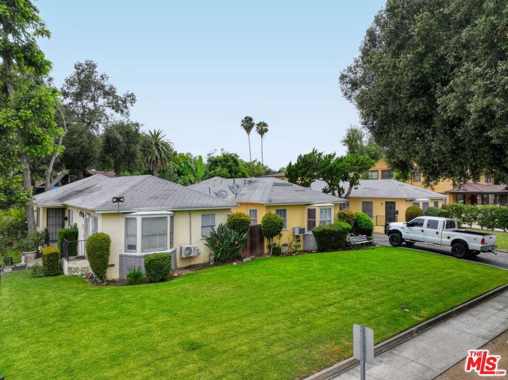 Image 1 of property listing at 925 N Marengo Avenue, Pasadena, CA 91103