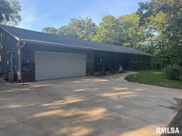 228 E HICKS HOLLOW Road, Chillicothe, IL 61523