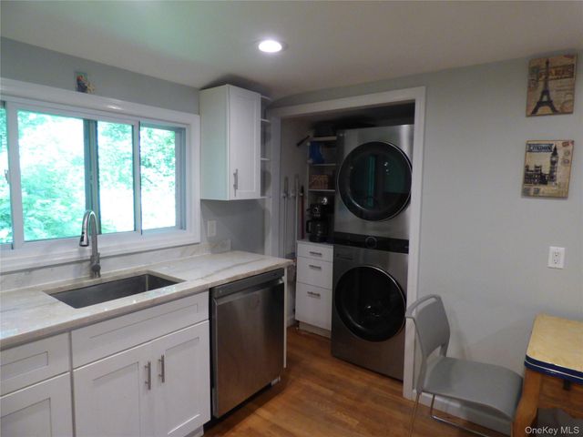 156 Brook Trail, Greenwood Lake, NY 10925