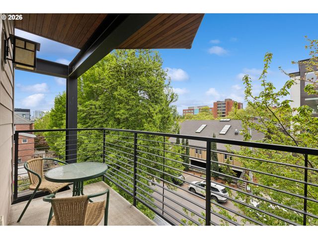 2241 Nw PETTYGROVE St 5, Portland, OR 97210