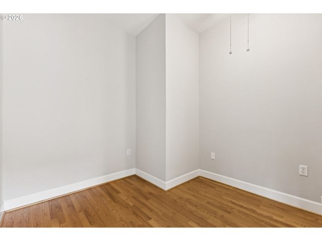 2241 Nw PETTYGROVE St 5, Portland, OR 97210