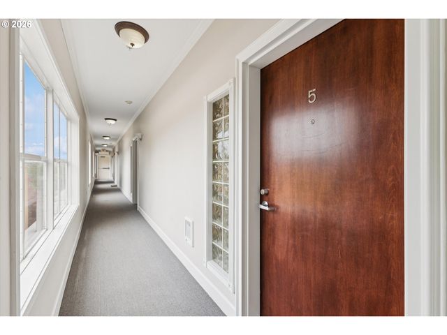 2241 Nw PETTYGROVE St 5, Portland, OR 97210