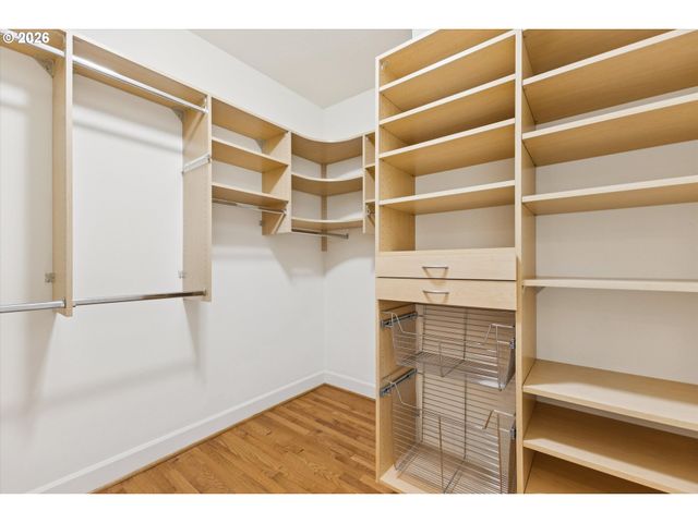 2241 Nw PETTYGROVE St 5, Portland, OR 97210