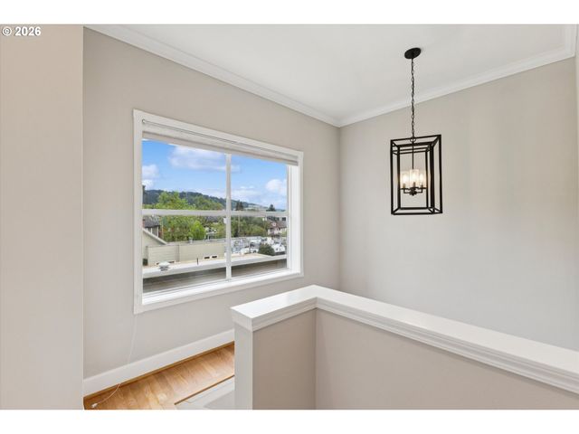 2241 Nw PETTYGROVE St 5, Portland, OR 97210