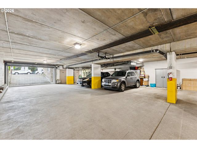 2241 Nw PETTYGROVE St 5, Portland, OR 97210