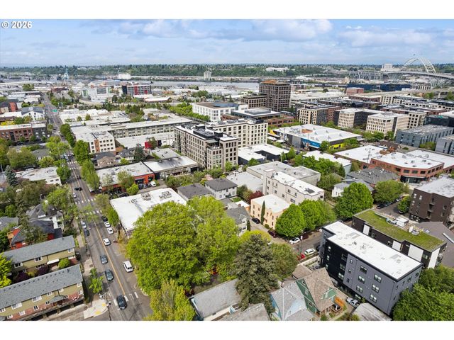 2241 Nw PETTYGROVE St 5, Portland, OR 97210