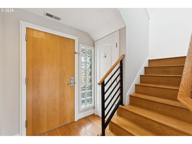 2241 Nw PETTYGROVE St 5, Portland, OR 97210