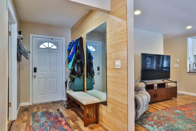 3287 Icicle Court, Cincinnati, OH 45251