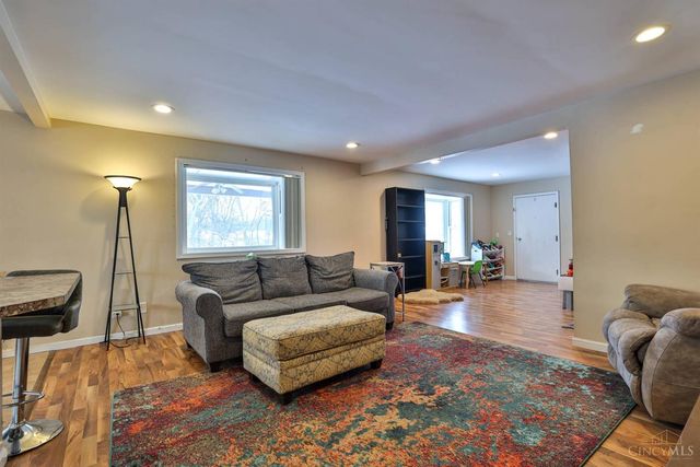 3287 Icicle Court, Cincinnati, OH 45251