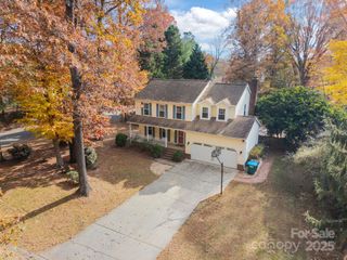 2438 Crescent Knoll Drive, Matthews, NC 28105