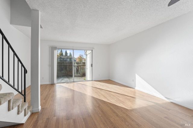 11 Creekwood Sqr, Rohnert Park, CA 94928