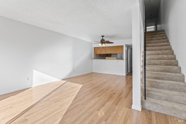 11 Creekwood Sqr, Rohnert Park, CA 94928