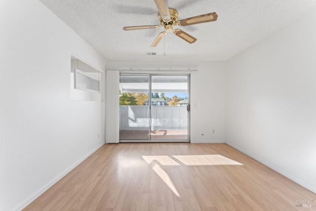 11 Creekwood Sqr, Rohnert Park, CA 94928