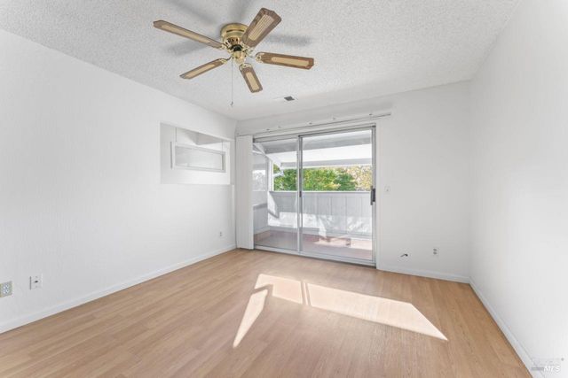 11 Creekwood Sqr, Rohnert Park, CA 94928